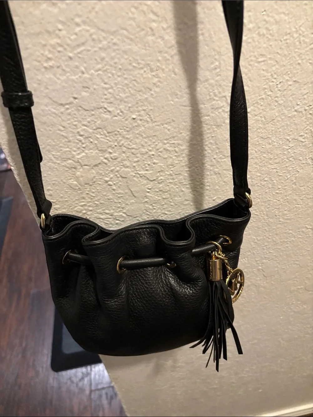 Michael Kors Black Pebbled Leather Messenger Bag with Gold Hardware/#035(6-20-26